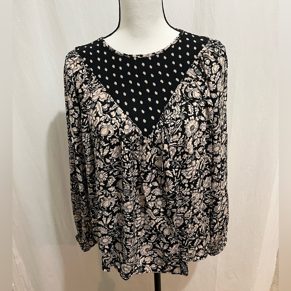 Knox Rose Blouse size S  color black